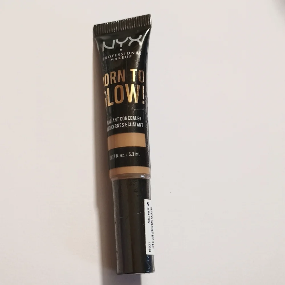 3/$12 NYX Born To Glow Radiant Concealer, Medium Coverage - Beige
